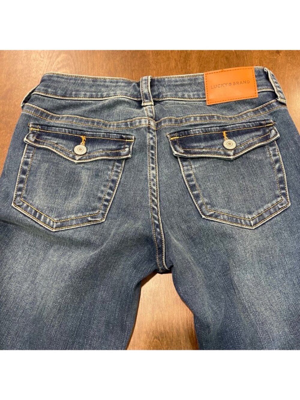Lucky Brand Low Rise Flare Jeans Women's Size 6/29 Medium Wash Denim Flap Pocket - Picture 13 of 14